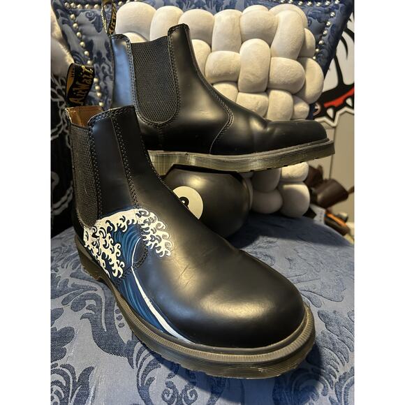 Dr Martens Hokusai The Wave Bex Chelsea Boots Size 11/EU43 - Picture 1 of 7
